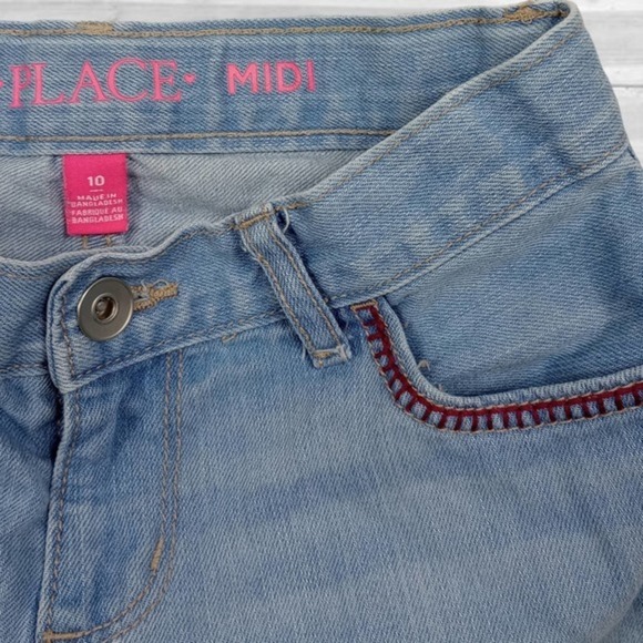Children's Place Girls Embroidered Distressed Midi Shorts- Size 10 - Picture 4 of 6